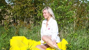 Cheery blonde with a hot pussy getting fucked outside