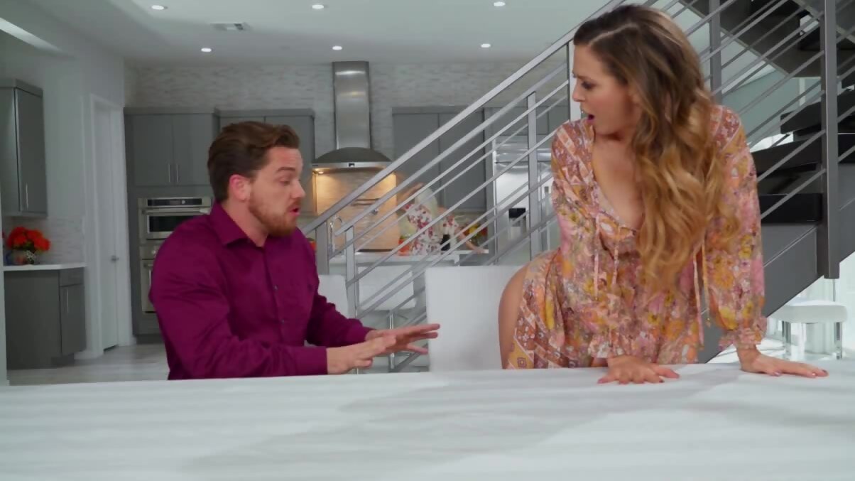 Lovelace tries new type of carnal fun with his stepmother - SexVid.xxx