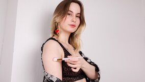 Thick blonde hottie with great curves rubs one out