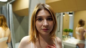 Attractive blonde teen orgasms on smashing clit before work