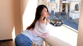 Passionate brunette craves mouthful creampie from ex fat cock