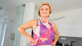 Busty hot granny fingering hairy vagina until squirting